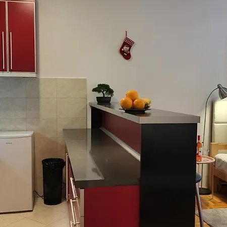 Bulevar Apartment *